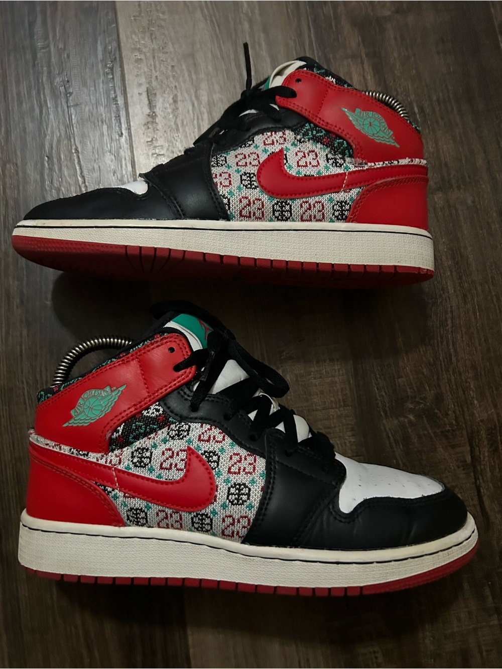 Nike Air Jordan 1 Mid SE Holiday Ugly Christmas Sweater Red DM1208-150 GS 5.5Y